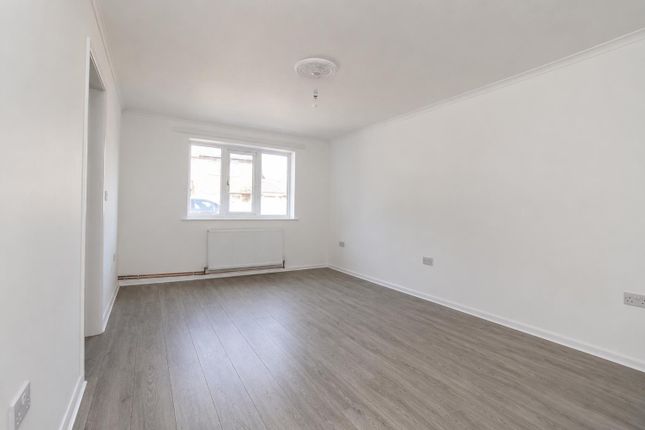 46, Birchwood, Peterborough photo 4