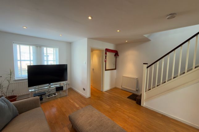 1, Ivy Court, London photo 3
