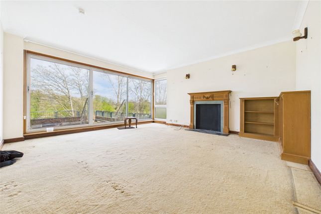 1 Hartslock Court,, Shooters Hill, Reading photo 2