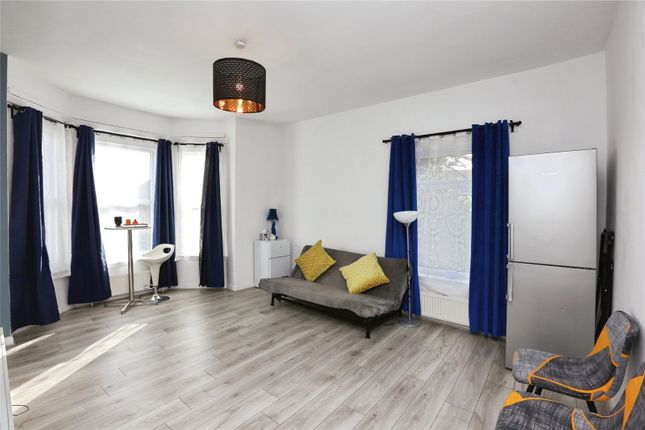 Flat 2, 2F,, Westridge Road, Hampshire photo 3