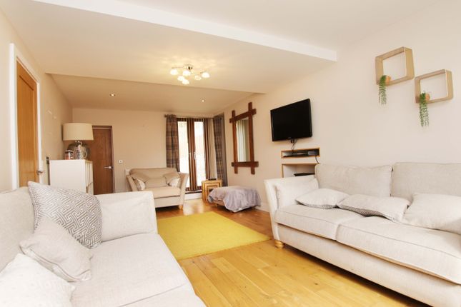 1, The Rhyd, Tredegar photo 4
