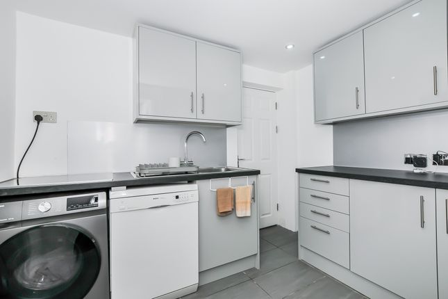 Beachcroft, Uxbridge Road, Uxbridge photo 4
