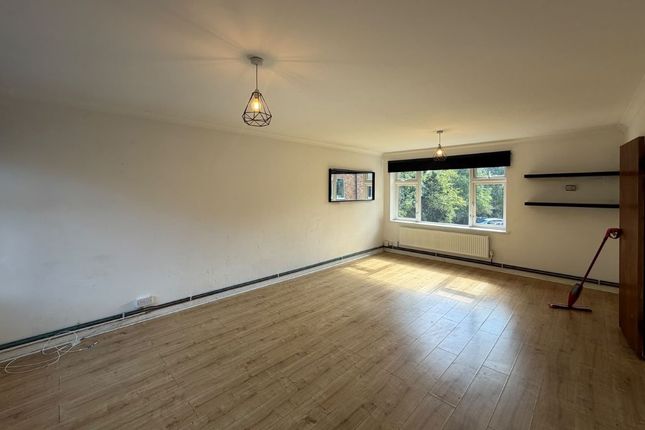 30, Lambs Close, Potters Bar photo 2