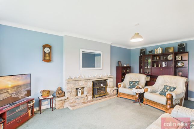 18, Osgodby Hall Road, Scarborough photo 4