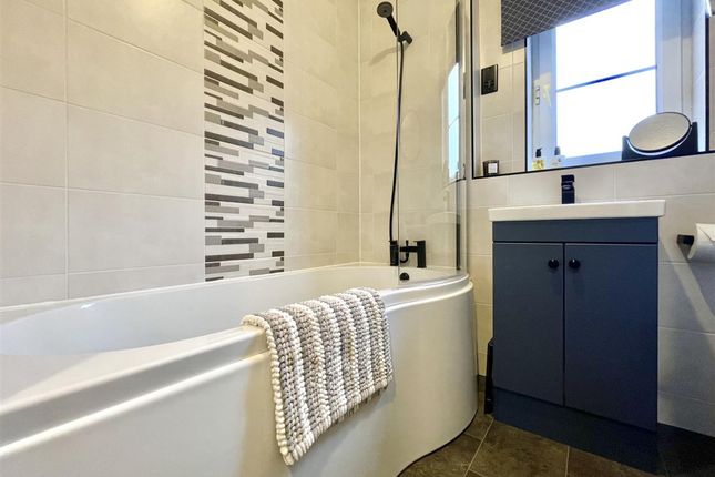 Flat 14, Henchard Court The Grove, Dorchester photo 4