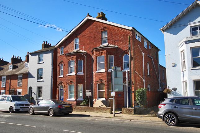 Flat to rent in Southampton Road, Lymington