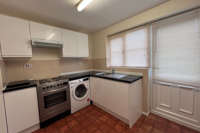 30, Course Park Crescent - SILVER SUB, Fareham photo 5