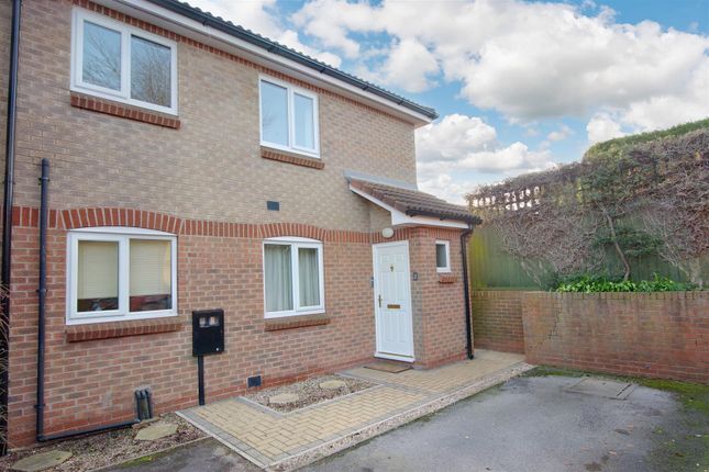 Flat for sale in Holyrood Court, Bramcote, Nottingham