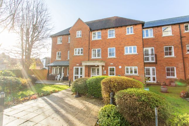 2-bed flat on Abbots Lodge, 19, Roper Road, Kent, £200,000