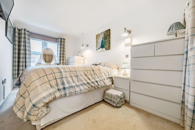 Flat for sale in The Mount, Guildford, Surrey