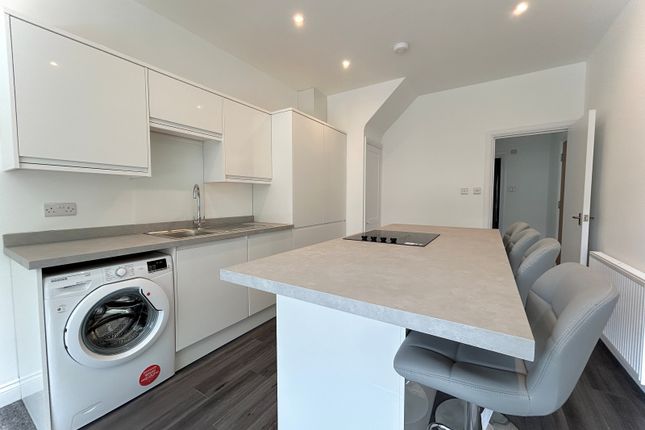 42b, Banstead Road, Carshalton, Surrey photo 3