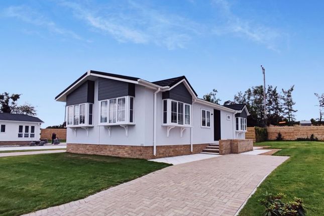 Thumbnail Mobile/park home for sale in Trebarber, Newquay