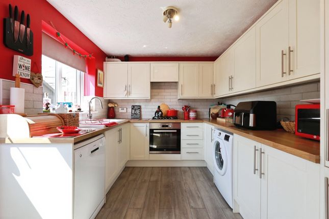 2, Mickleton Drive, WARWICK photo 4