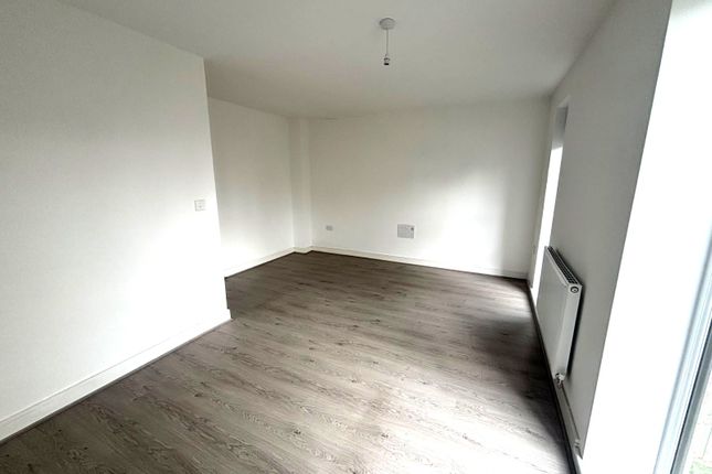 23, Manchester photo 4