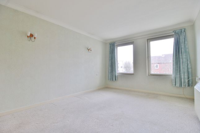 1-bed house on 45 Homesea House, Green Road, Southsea, £80,000