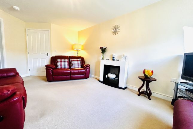 10, Cavell Drive, Durham photo 2