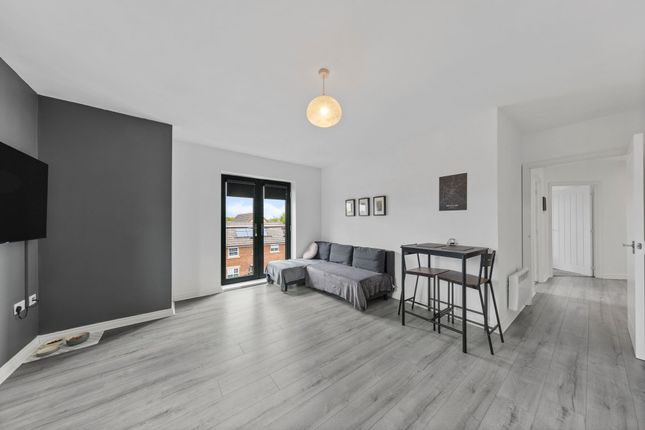 Apt 12, 9 Pearson Place, Leigh photo 2