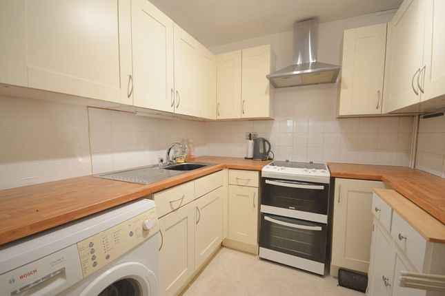 Flat D, 72 Hamilton Road, Bournemouth photo 4