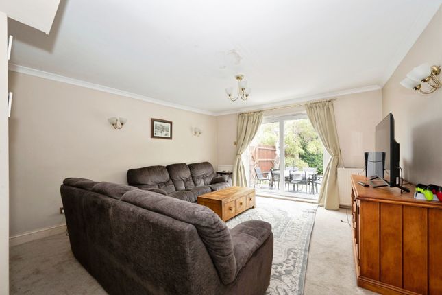 193, Longfellow Road, Worcester Park photo 2