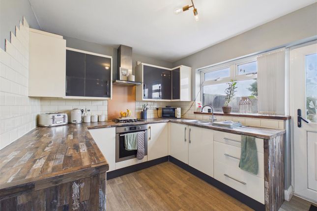39, Coronation Road South, Hull photo 2