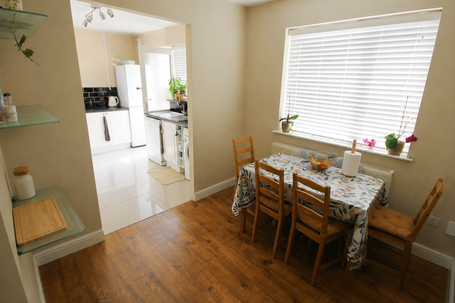 12 Satchfield Crescent, Bristol photo 4