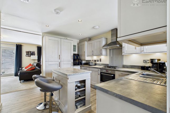 6, Bluecoat Close, South Molton photo 4