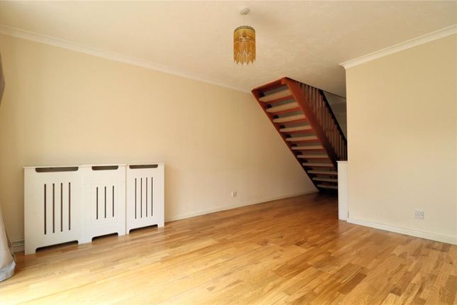 Clover Court, Woking photo 4
