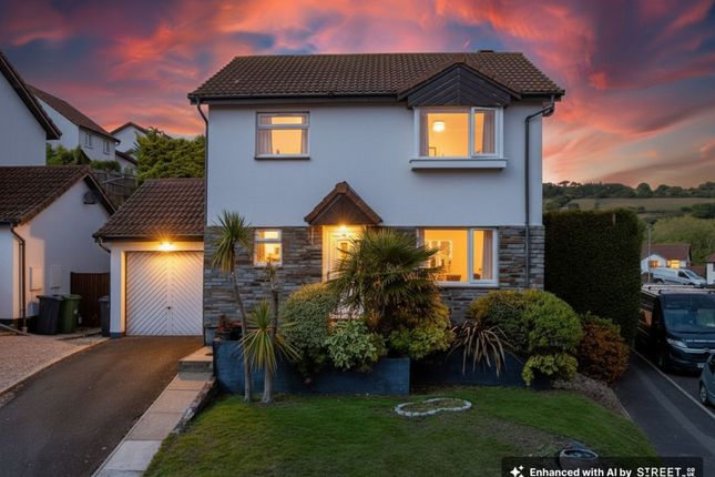 3-bed detached on 22 Sawyer Drive, Teignmouth, £360,000