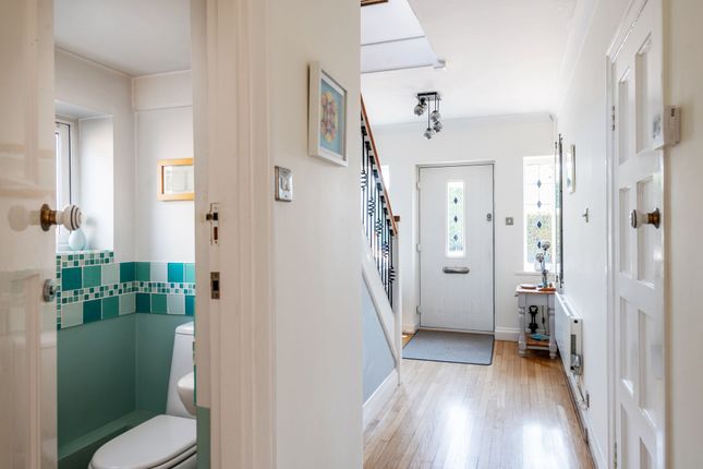 106 Nutfield Road, Redhill photo 5