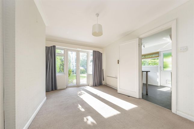 30, West Riding, St. Albans photo 4