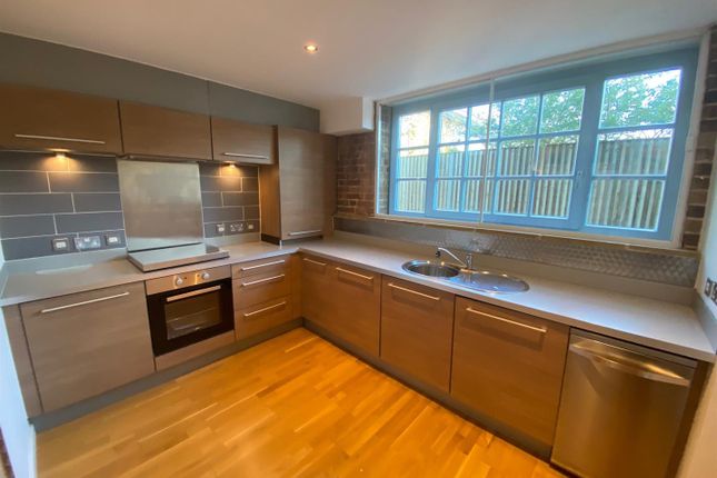 10 North Block, The Railstore, Kidman Close, Romford photo 2