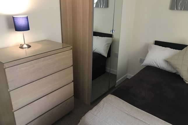 Room to rent in Sidney Road, Doncaster