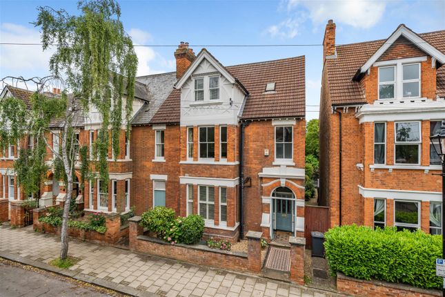 Thumbnail Town house for sale in Waterloo Road, Bedford