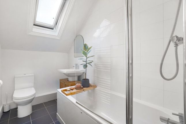 Flat 3, 72, Adelaide Avenue, London photo 4