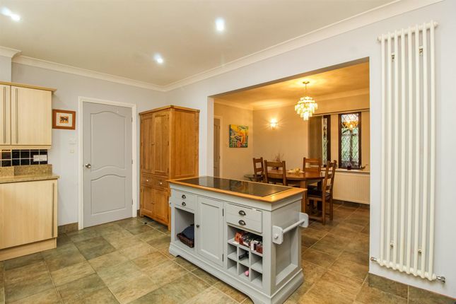 8, Chevet Croft, Wakefield photo 4