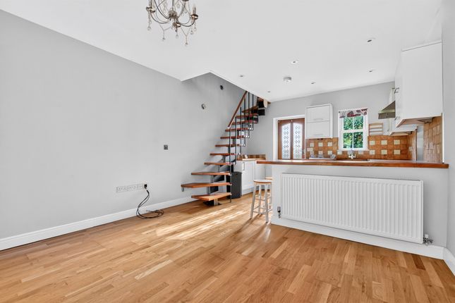 81, Coldharbour Lane, Harpenden photo 2
