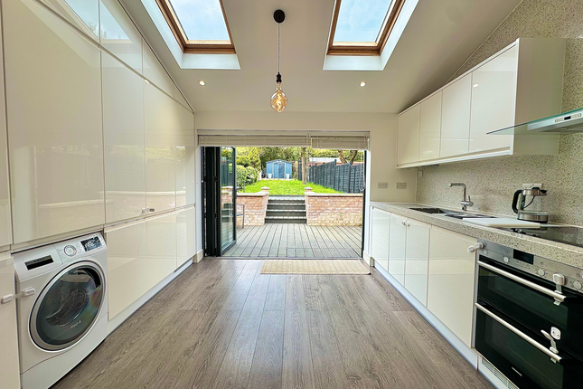 32 Stretton Way, Borehamwood photo 5