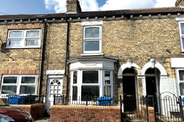 Thumbnail Terraced house for sale in White Street, Hull