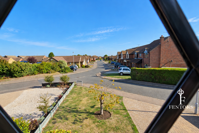 2, Bushell Way, Frinton-On-Sea photo 3