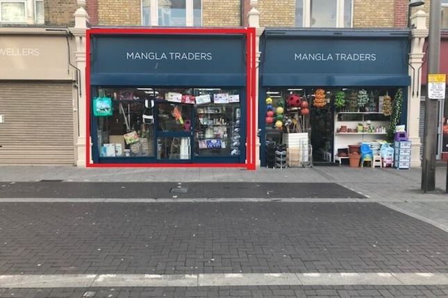 Retail premises to let in High Street, London