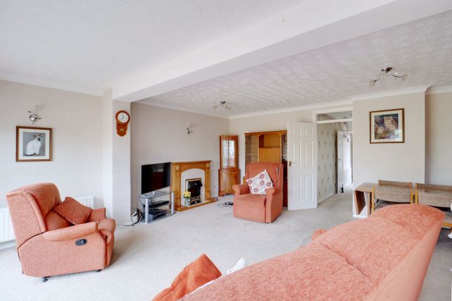 10, Fagus Avenue, Rainham photo 4