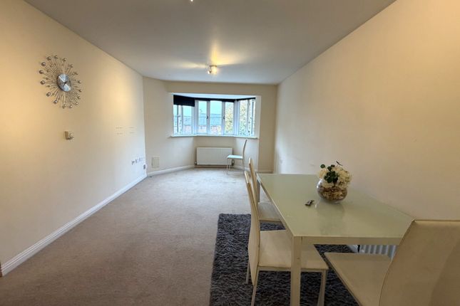 Flat8, 45 Avian avenue Frogmore, St' Albans photo 2