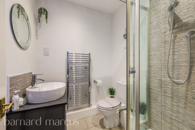 9, Royal Earlswood Park, Redhill photo 4