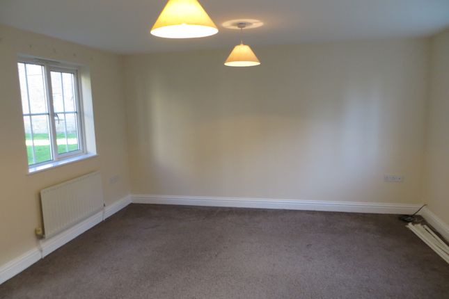 27, Tower Court, Ely photo 2