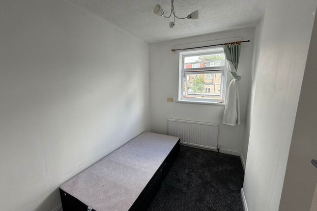 6, Lloyd Villas, Roman Road, London photo 5