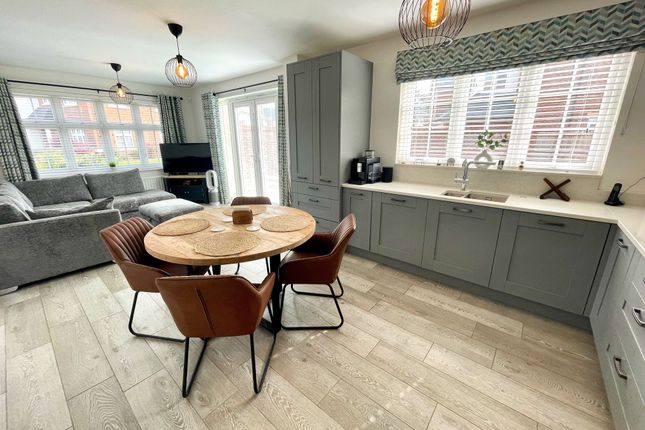 10 Devis Way, Knutsford photo 2