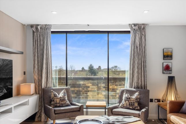 Penthouse Paddenswick Road, London photo 4