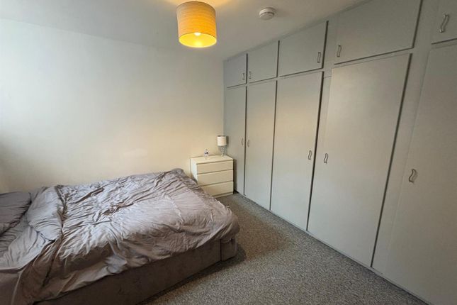 11, Sweetbriar Road, Leicester photo 4