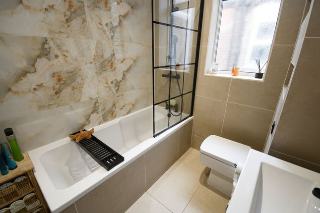 188 Barton Lane, Manchester photo 4