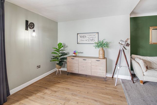 131 Barlborough Road, Chesterfield photo 3